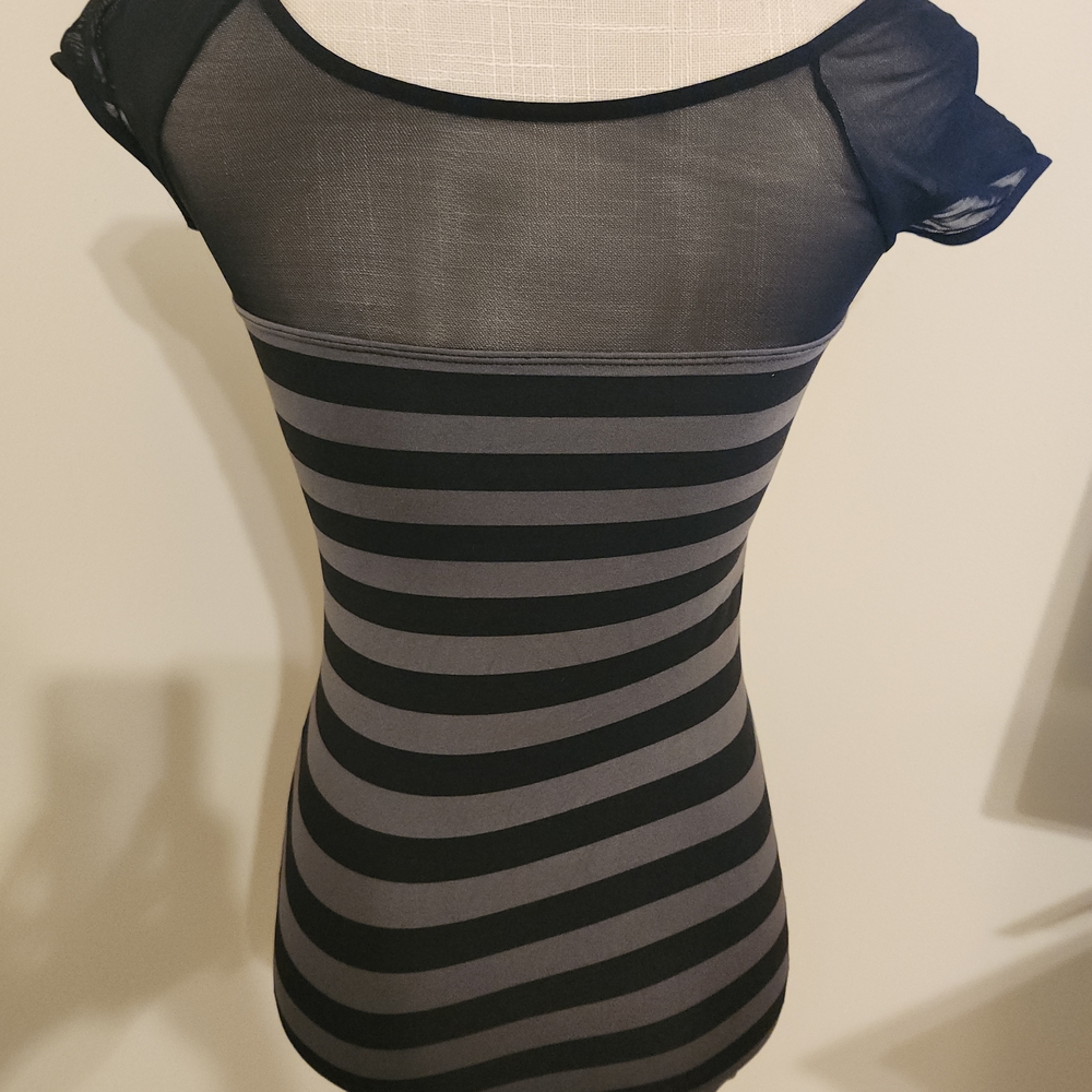 Chic Black and Gray Striped Top - Picture 3 of 4